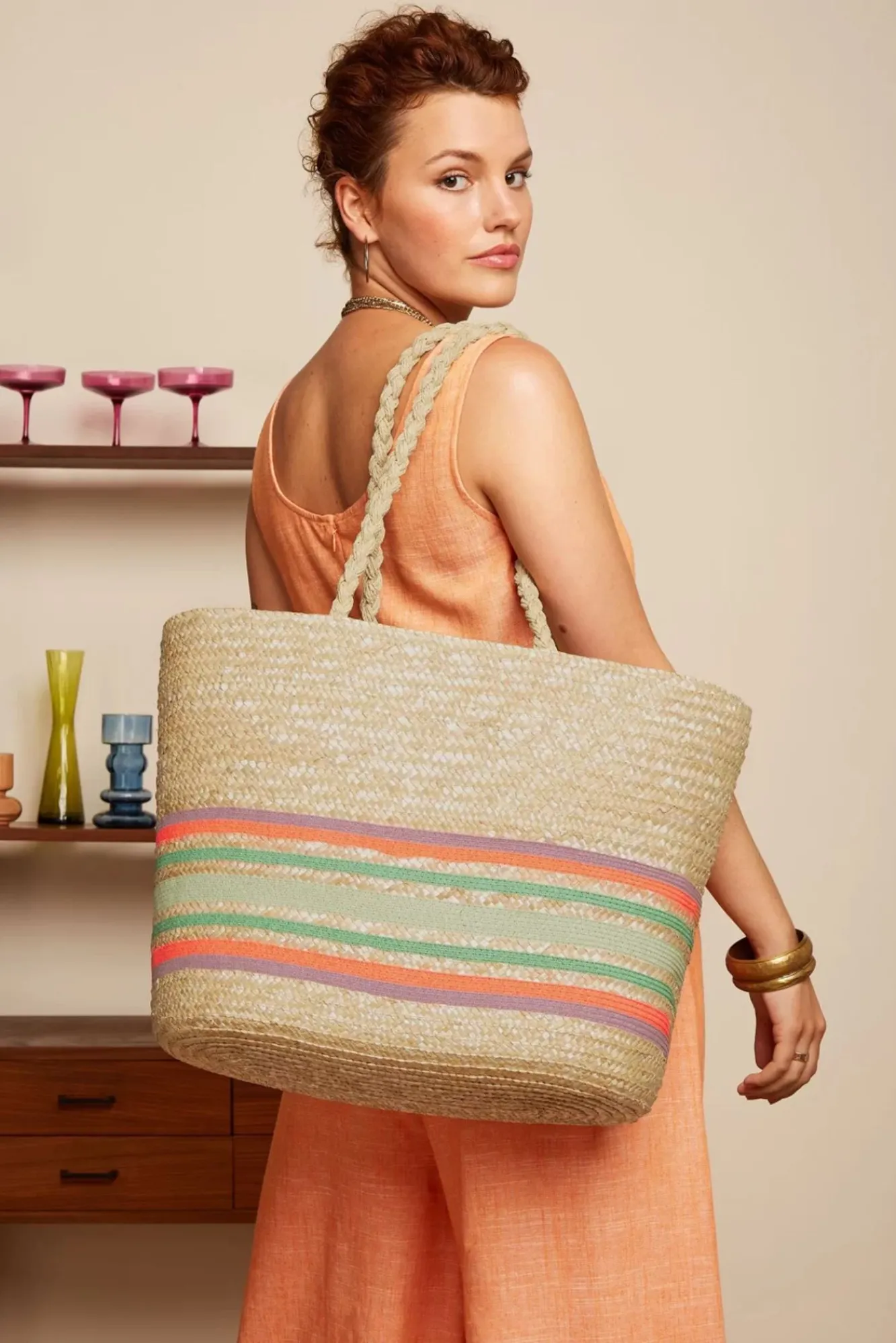 bari_strandtas_van_stro_i_0.webp Sale King Louie Bari Strandtas Van Stro In Zand