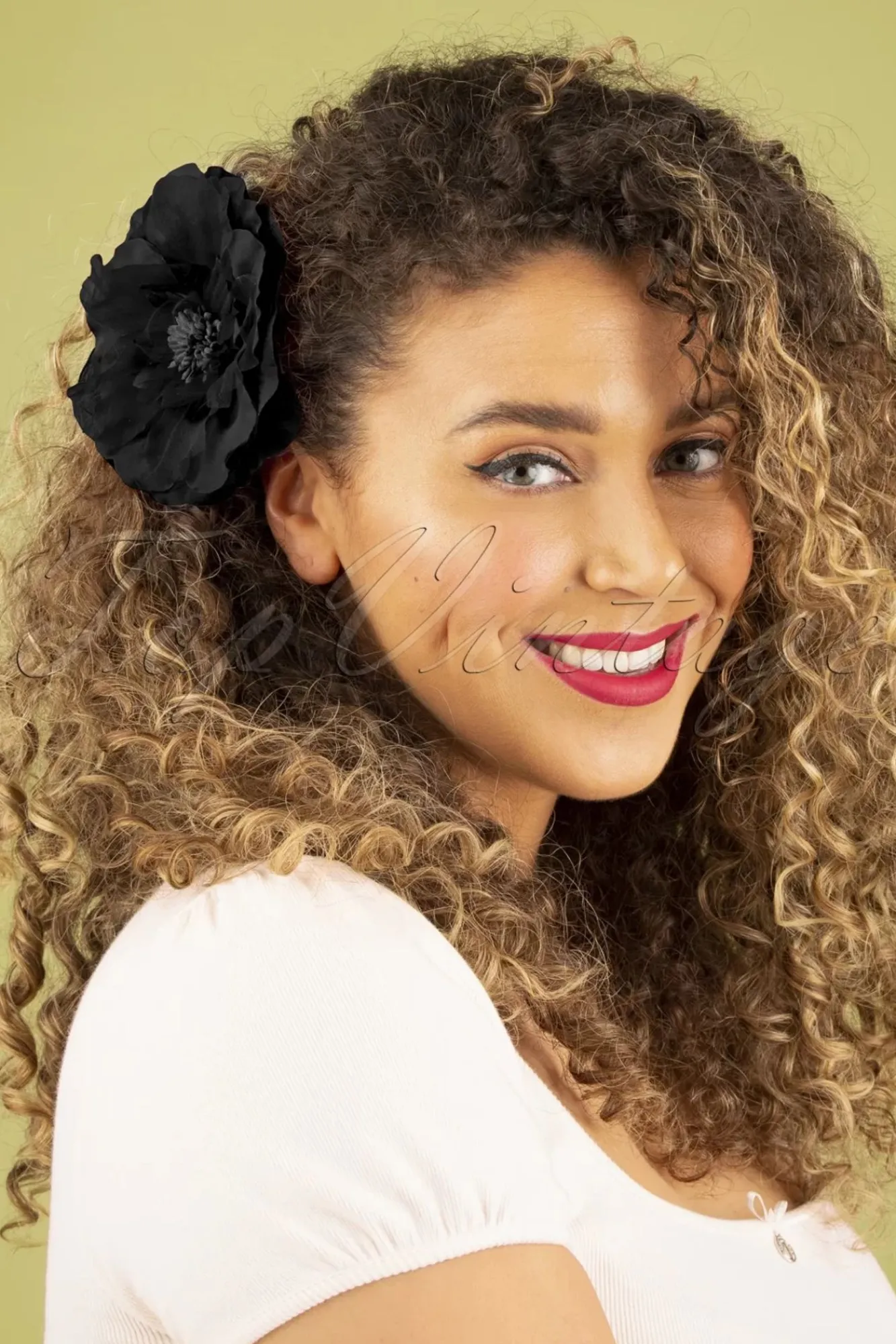 big_flower_corsage_in_zwa_0.webp Store Urban Hippies Big Flower Corsage In Zwart