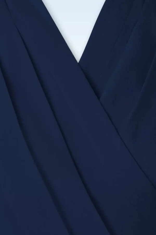 Shop Rock N Romance Darla Wikkelblouse Met Korte Mouwen In Marineblauw