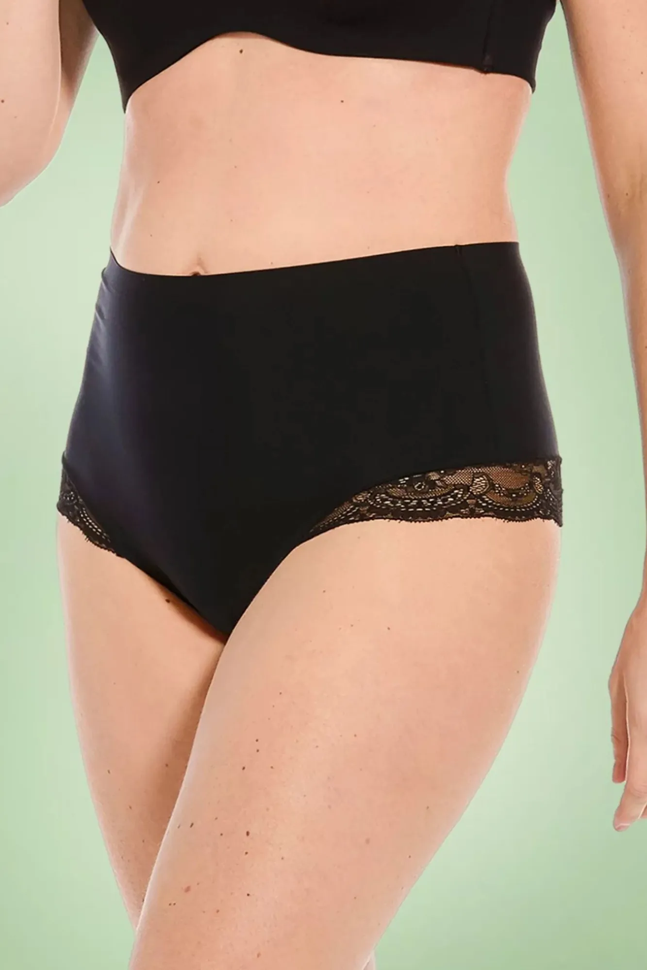 dream_hi_kanten_string_in_0.webp Online MAGIC Bodyfashion Dream Hi Kanten String In Zwart