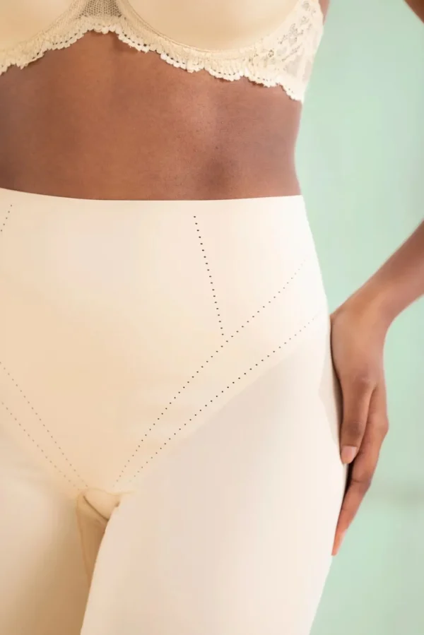 Fashion MAGIC Bodyfashion Dream Shaper Short In Latte
