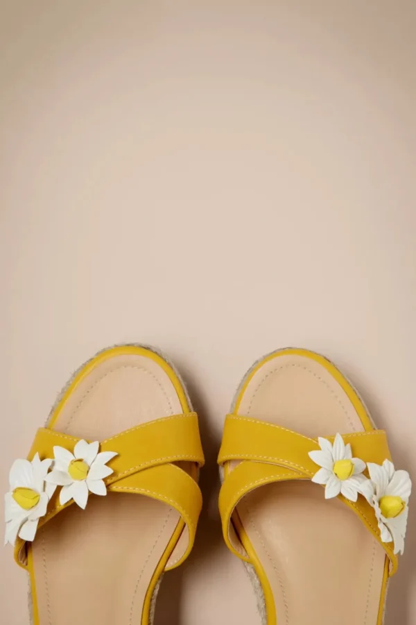 Best Banned Retro Lady Daisy Sleehakken In Geel