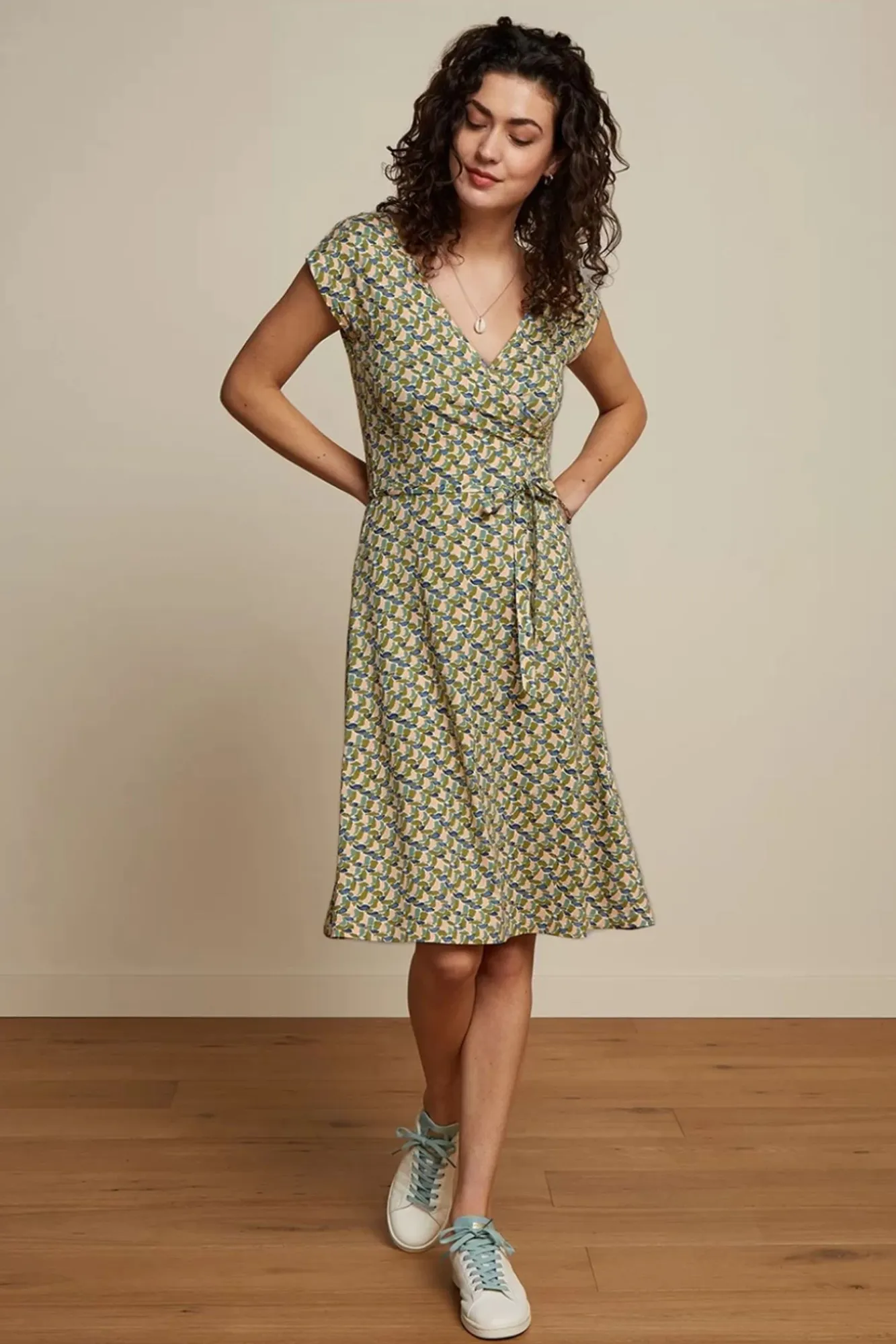 mira_merlini_jurk_in_wood_2.webp Cheap King Louie Mira Merlini Jurk In Woodbine Groen