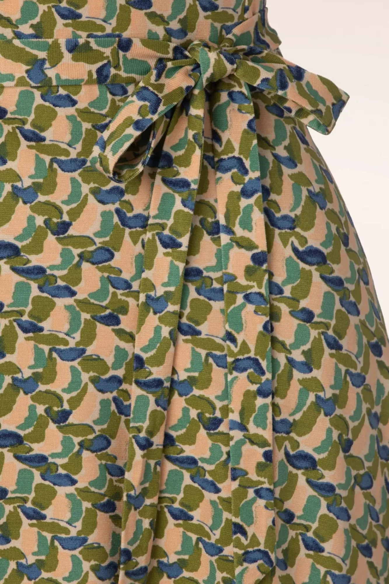 mira_merlini_jurk_in_wood_5.webp Cheap King Louie Mira Merlini Jurk In Woodbine Groen