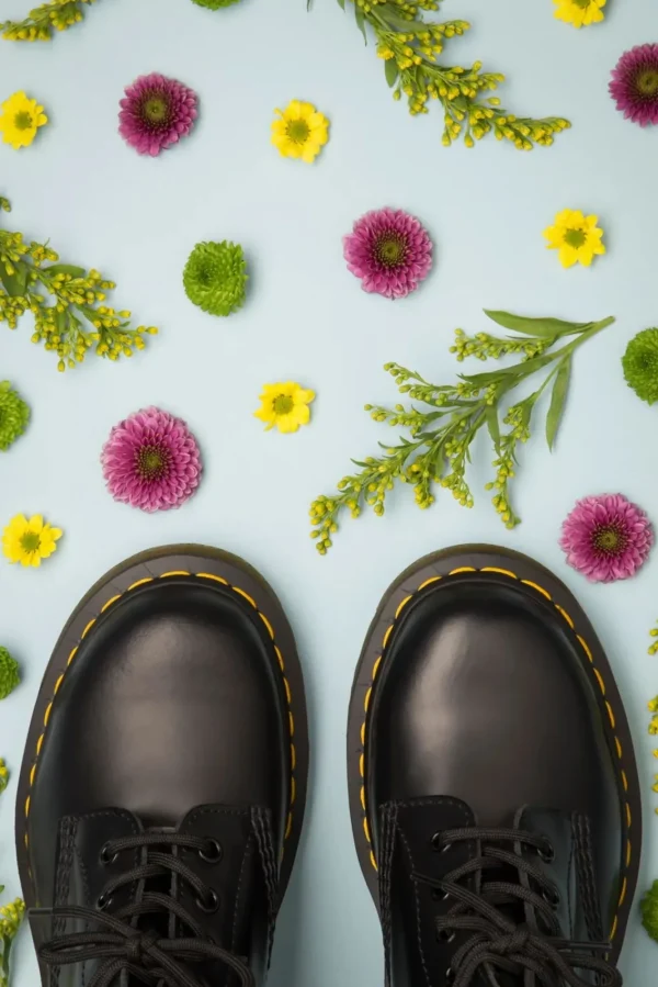 Shop Dr. Martens 1460 Smooth Enkellaarzen In Zwart